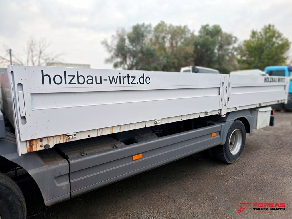 FLATBED BODY 5.20 M X 2.50 M WITH 50 CM HINGED DROPSIDES - Flatbed body: picture 1 FLATBED BODY 5.20 M X 2.50 M WITH 50 CM HINGED DROPSIDES - Flatbed body: picture 1