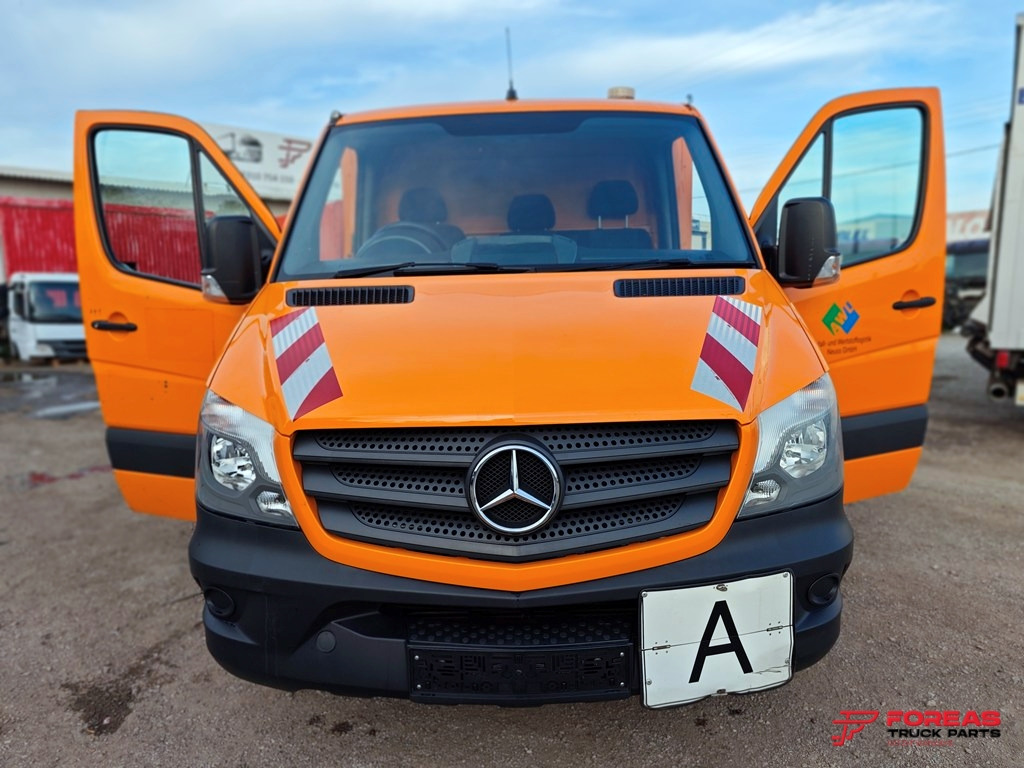 MERCEDES-BENZ 311 – TIPPER – RIGHT HAND DRIVE (RHD) - Tipper van: picture 3 MERCEDES-BENZ 311 – TIPPER – RIGHT HAND DRIVE (RHD) - Tipper van: picture 3