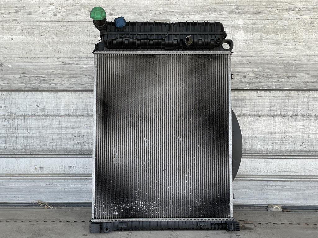 MERCEDES-BENZ AXOR - BEHR 376 721 261 - Radiator for Truck: picture 1 MERCEDES-BENZ AXOR - BEHR 376 721 261 - Radiator for Truck: picture 1