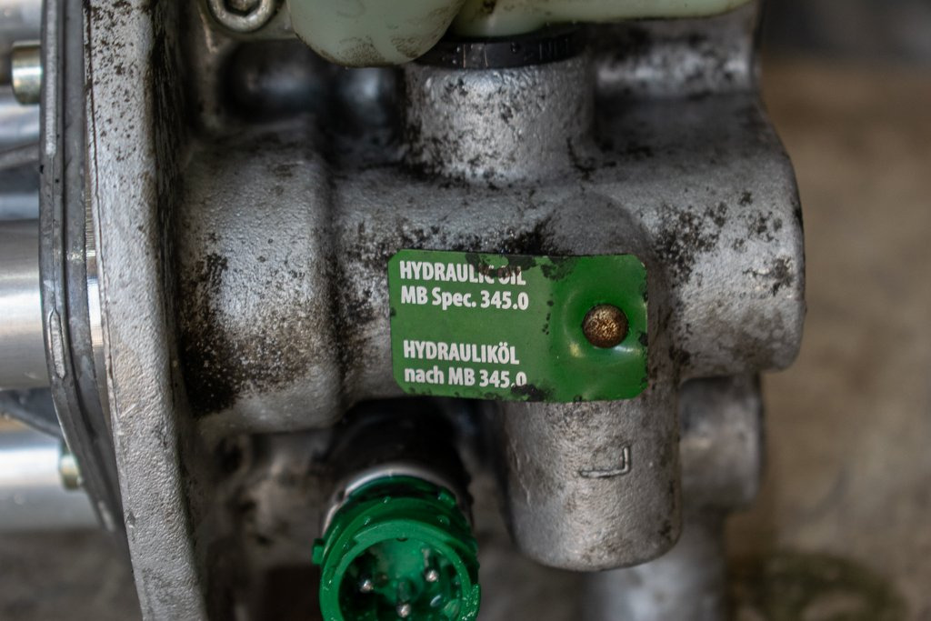 MERCEDES-BENZ AXOR II HYDRAULIC LEVER - Hydraulics for Truck: picture 3 MERCEDES-BENZ AXOR II HYDRAULIC LEVER - Hydraulics for Truck: picture 3