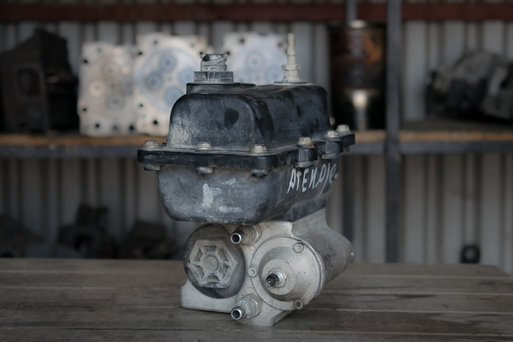 MERCEDES-BENZ PUMP - ADBLUE FUEL INJECTION UNIT FOR ATEGO - ACTROS - Muffler/ Exhaust system for Truck: picture 2 MERCEDES-BENZ PUMP - ADBLUE FUEL INJECTION UNIT FOR ATEGO - ACTROS - Muffler/ Exhaust system for Truck: picture 2