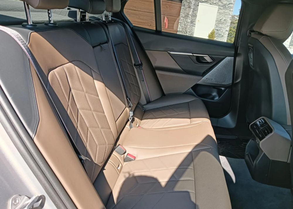 Sedan BMW Seria 5: picture 15