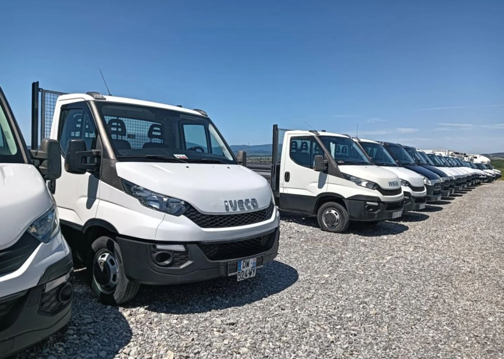 Iveco 35C13, 35C12, 35C14, 35C15 - Refrigerated delivery van: picture 4 Iveco 35C13, 35C12, 35C14, 35C15 - Refrigerated delivery van: picture 4