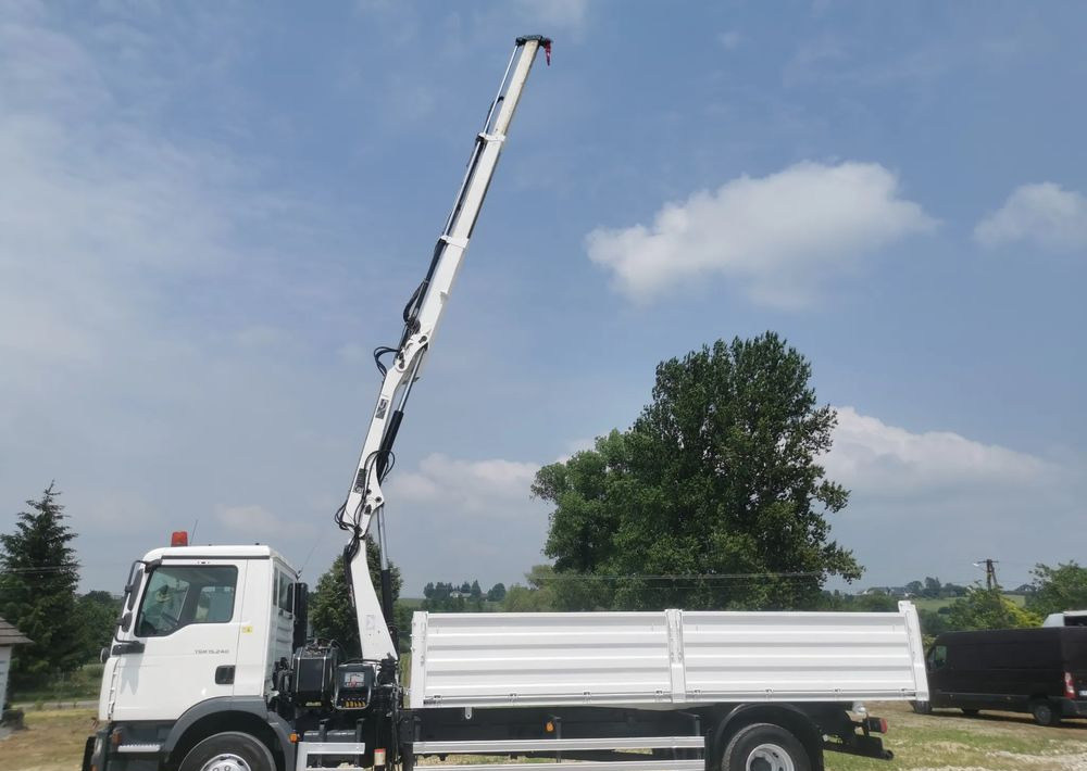 Tipper MAN TGM 15.240 Żuraw HDS HIAB + kiper wywrotka + Płyta czołowa Mały przebieg Klima: picture 6