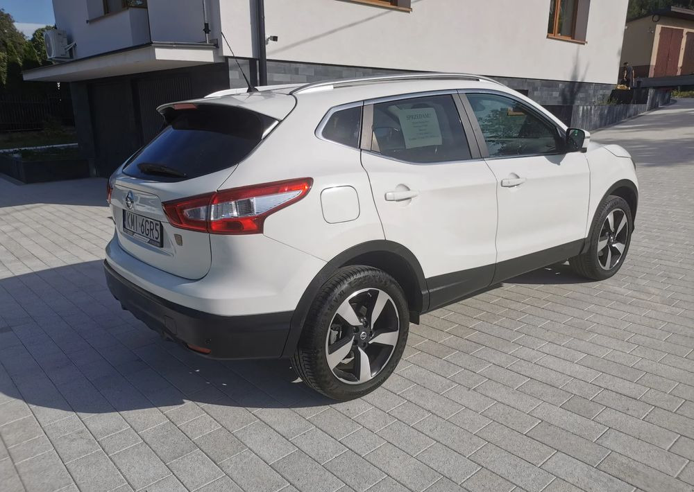 Nissan Qashqai 1.2 DIG-T N-Connecta EU6 - SUV: picture 5 Nissan Qashqai 1.2 DIG-T N-Connecta EU6 - SUV: picture 5