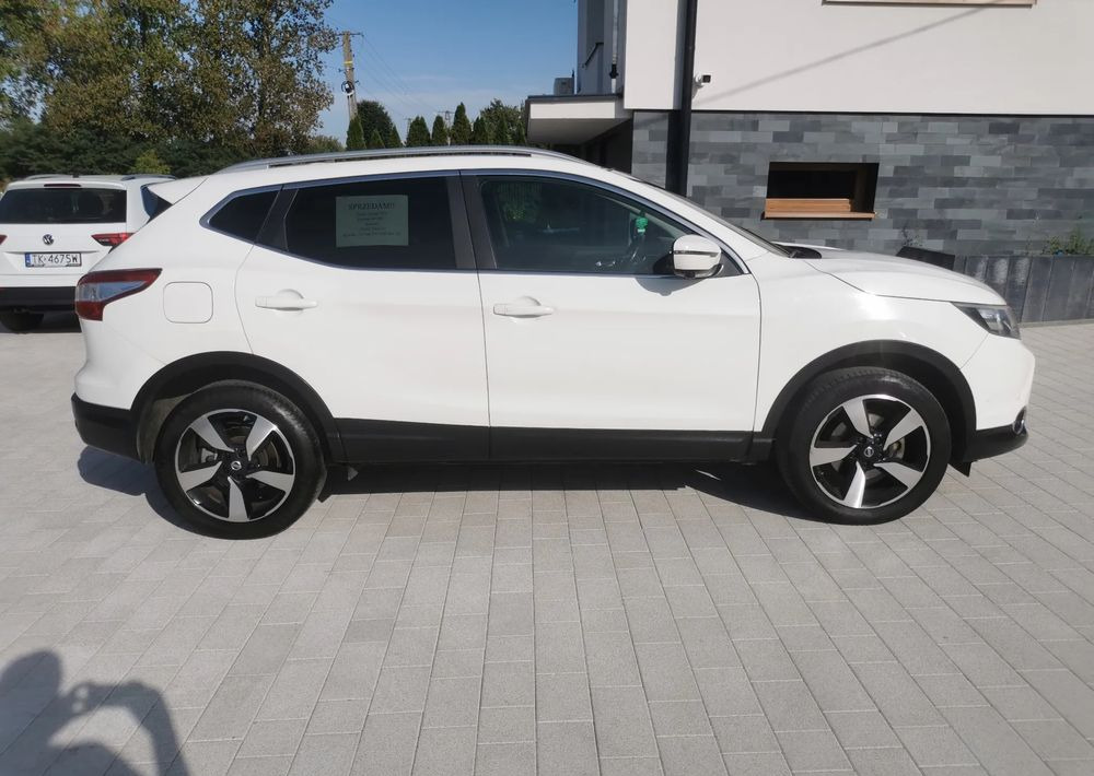 Nissan Qashqai 1.2 DIG-T N-Connecta EU6 - SUV: picture 4 Nissan Qashqai 1.2 DIG-T N-Connecta EU6 - SUV: picture 4