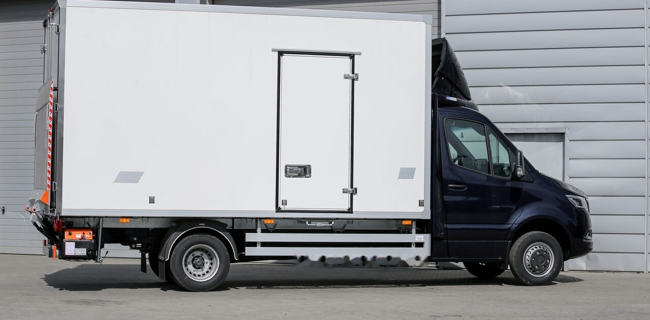 Mercedes-Benz Sprinter 319 - Closed box van: picture 2 Mercedes-Benz Sprinter 319 - Closed box van: picture 2