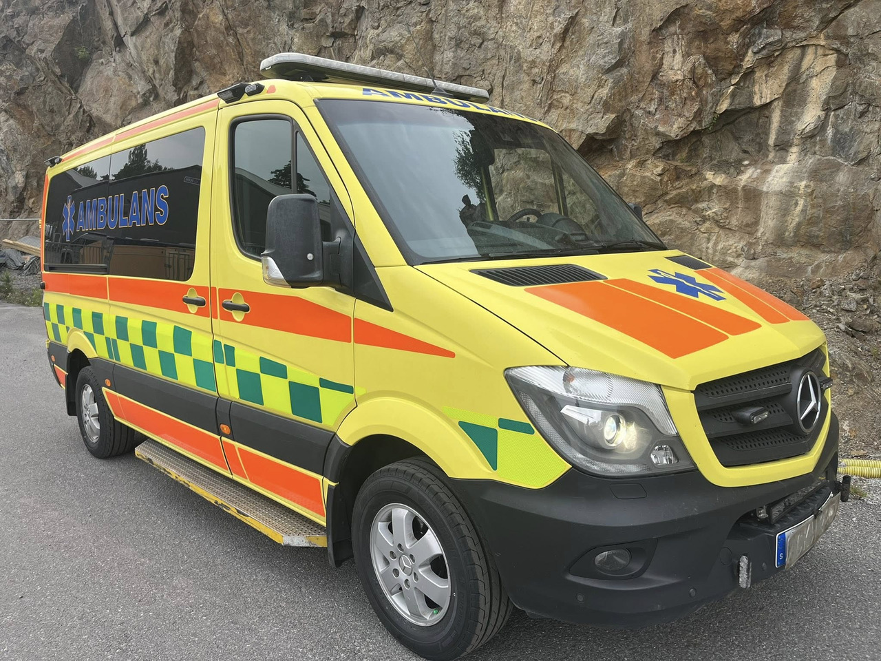 MERCEDES-BENZ Sprinter 319 - AMBULANCE - Ambulance: picture 5 MERCEDES-BENZ Sprinter 319 - AMBULANCE - Ambulance: picture 5