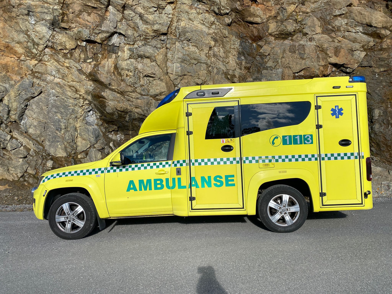 VOLKSWAGEN Amarok XL 4motions - Ambulance: picture 3 VOLKSWAGEN Amarok XL 4motions - Ambulance: picture 3