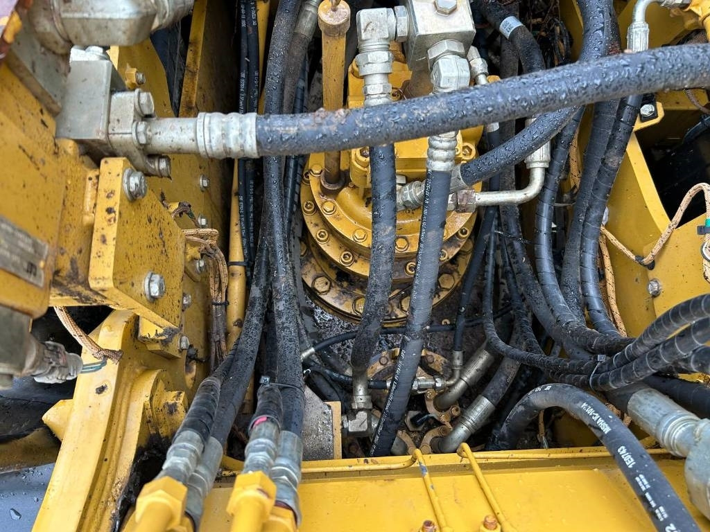 Crawler excavator CAT 320: picture 25 Crawler excavator CAT 320: picture 25