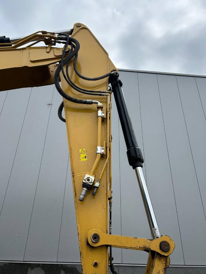Crawler excavator CAT 320: picture 29 Crawler excavator CAT 320: picture 29