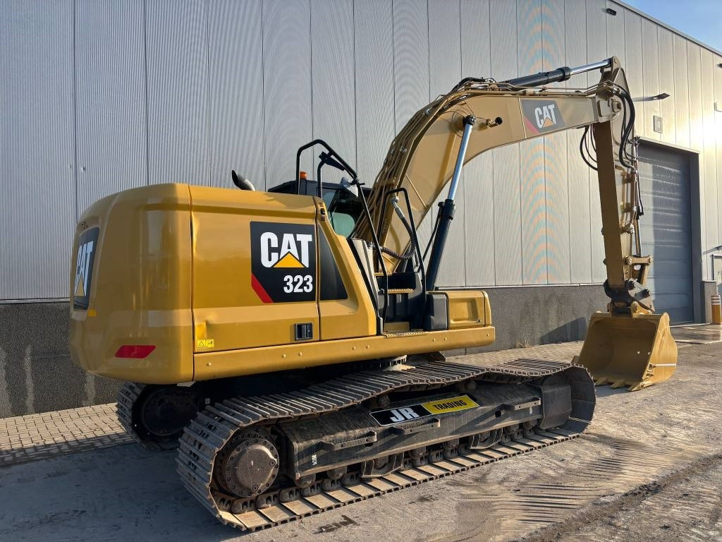 CAT 323 - Crawler excavator: picture 5 CAT 323 - Crawler excavator: picture 5