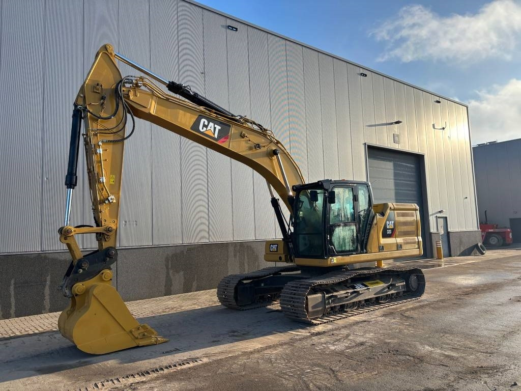 CAT 323 - Crawler excavator: picture 2 CAT 323 - Crawler excavator: picture 2