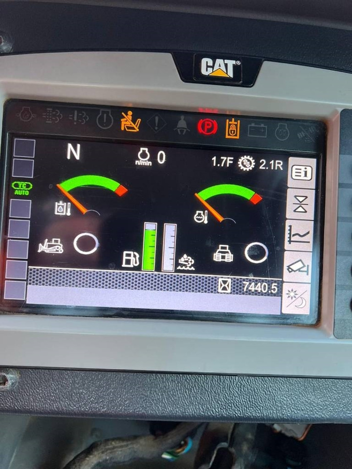 CAT D 4 K 2 LGP (Under Preparation) - Bulldozer: picture 2 CAT D 4 K 2 LGP (Under Preparation) - Bulldozer: picture 2