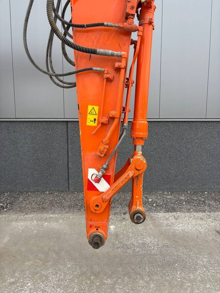Wheel excavator Hitachi ZX 140 W-5B: picture 7