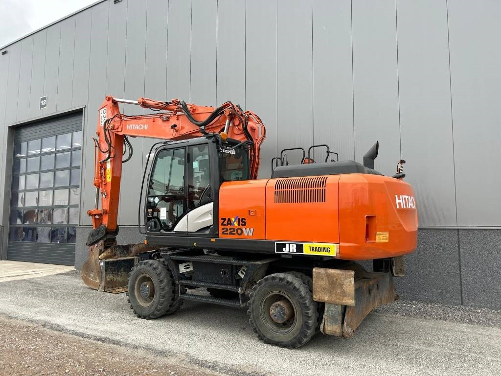 Hitachi ZX220W-5B - Wheel excavator: picture 3 Hitachi ZX220W-5B - Wheel excavator: picture 3