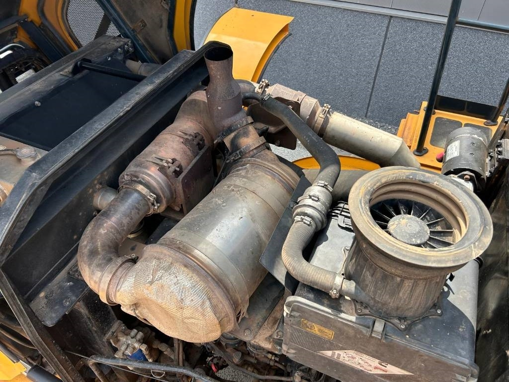 Wheel loader Hyundai HL 970: picture 24