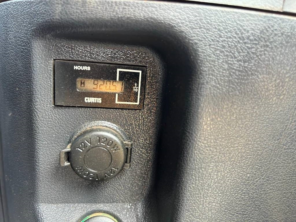 Wheel loader Hyundai HL 970: picture 14