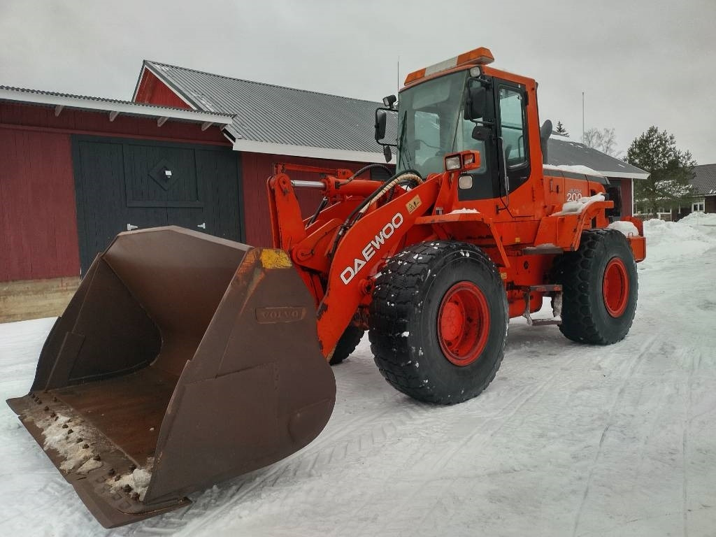 Daewoo 200-V Mega  - Wheel loader: picture 1 Daewoo 200-V Mega  - Wheel loader: picture 1