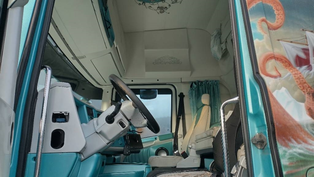 Scania R560 6x2 8,35m umpikori +pl-nostin - Box truck: picture 5 Scania R560 6x2 8,35m umpikori +pl-nostin - Box truck: picture 5