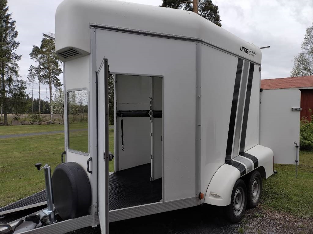 Umeå A45 Hevostraileri, etupurku - Livestock trailer: picture 3 Umeå A45 Hevostraileri, etupurku - Livestock trailer: picture 3