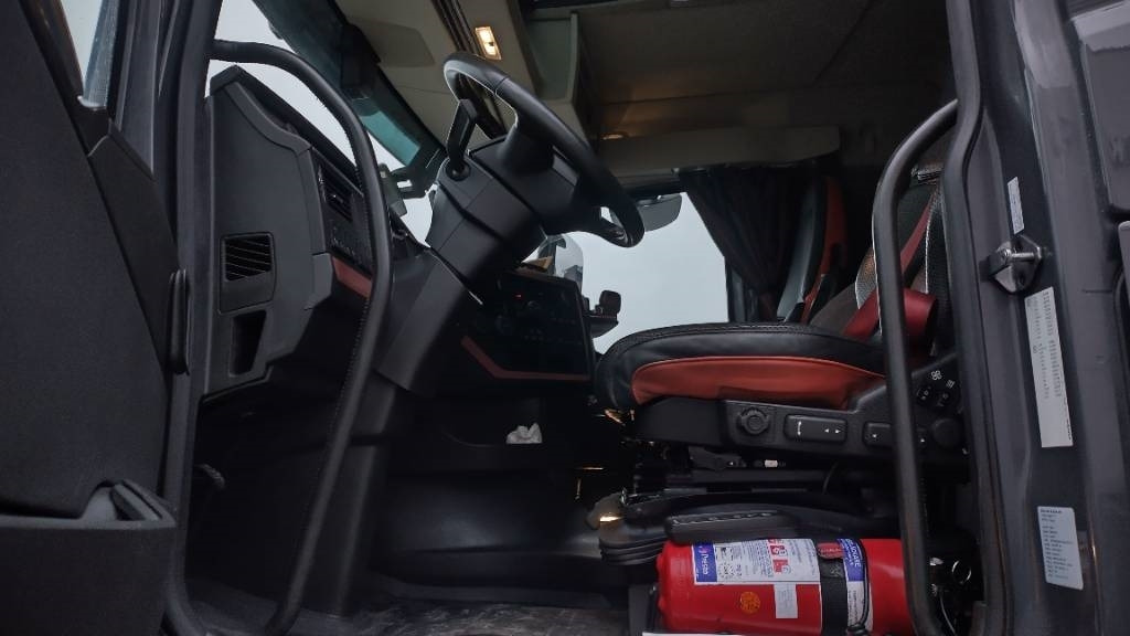 Volvo FH750 10*4 alusta,napaperät - Cab chassis truck: picture 4 Volvo FH750 10*4 alusta,napaperät - Cab chassis truck: picture 4