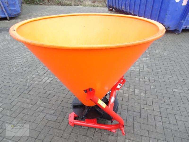 Dexwal Salzstreuer Düngerstreuer Streuer Trichterstreuer 400 Liter - Sand/ Salt spreader: picture 1 Dexwal Salzstreuer Düngerstreuer Streuer Trichterstreuer 400 Liter - Sand/ Salt spreader: picture 1