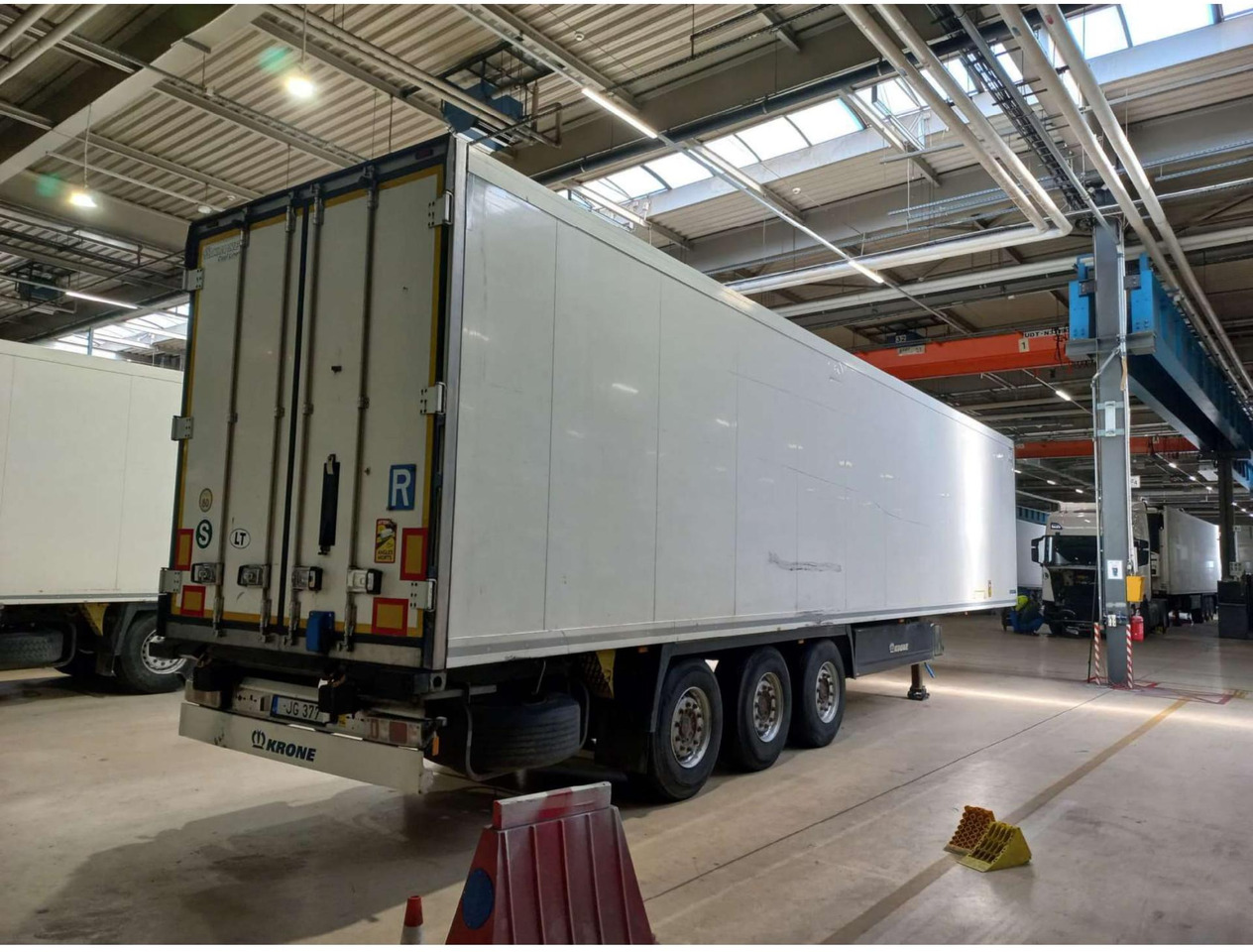 Refrigerator semi-trailer 2018 Krone SDR Double Deck Cool Liner FP45 ThermoKing SLXi 300 Lifting Axle: picture 6