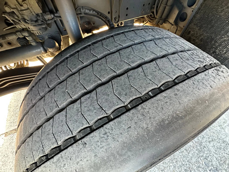 MAN TGS 26.360 / NL TRUCK / EURO 5 / 6x2 / LENK-LIFT / DIJSEL 5 COMP. 23,2 m3 / AUTOMATIC - Tanker truck: picture 5 MAN TGS 26.360 / NL TRUCK / EURO 5 / 6x2 / LENK-LIFT / DIJSEL 5 COMP. 23,2 m3 / AUTOMATIC - Tanker truck: picture 5