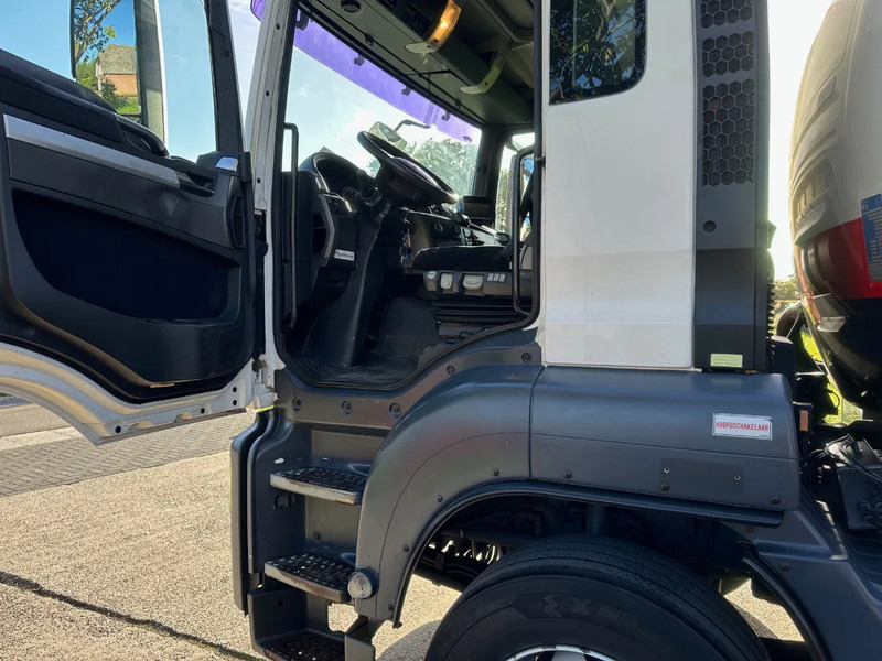 MAN TGS 26.360 / NL TRUCK / EURO 5 / 6x2 / LENK-LIFT / DIJSEL 5 COMP. 23,2 m3 / AUTOMATIC - Tanker truck: picture 4 MAN TGS 26.360 / NL TRUCK / EURO 5 / 6x2 / LENK-LIFT / DIJSEL 5 COMP. 23,2 m3 / AUTOMATIC - Tanker truck: picture 4