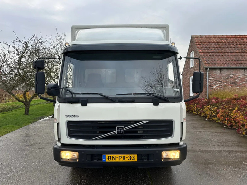 Volvo FL 612 180 / 12T / NL TRUCK / EURO3 / ANALOG / MANUAL / LEAF SPRING / BOX+LIFT / LOW KM - Box truck: picture 2 Volvo FL 612 180 / 12T / NL TRUCK / EURO3 / ANALOG / MANUAL / LEAF SPRING / BOX+LIFT / LOW KM - Box truck: picture 2