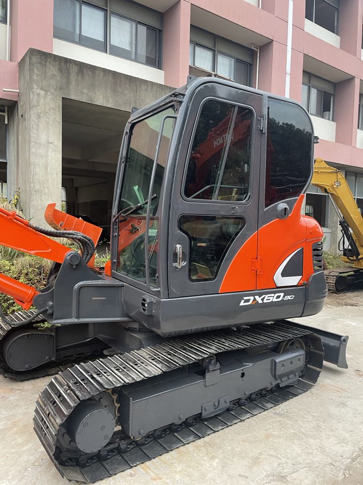 DOOSAN DX60-9C - Crawler excavator: picture 3 DOOSAN DX60-9C - Crawler excavator: picture 3