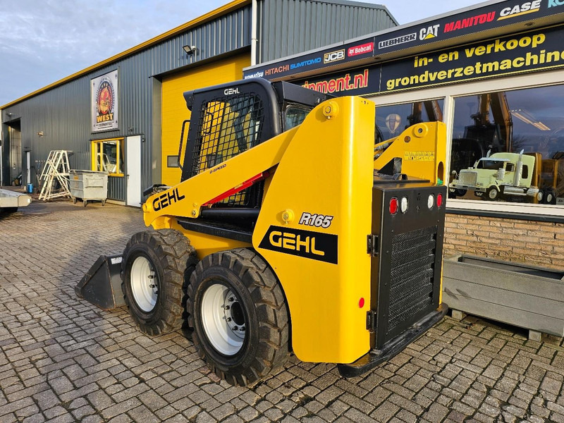 Gehl R165 - Wheel loader: picture 3 Gehl R165 - Wheel loader: picture 3