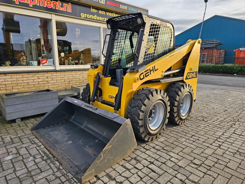 Gehl R165 - Wheel loader: picture 2 Gehl R165 - Wheel loader: picture 2