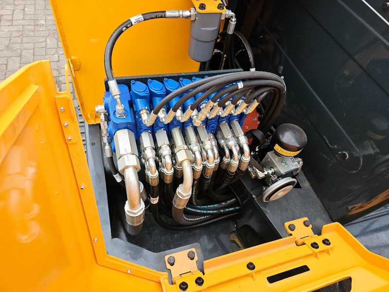 Mini excavator Hyundai HX60PRO: picture 9 Mini excavator Hyundai HX60PRO: picture 9