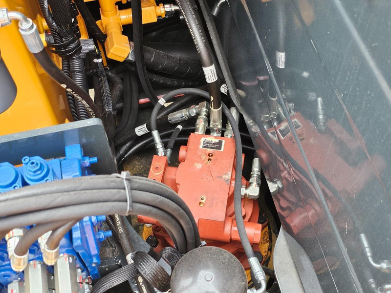 Mini excavator Hyundai HX60PRO: picture 10 Mini excavator Hyundai HX60PRO: picture 10