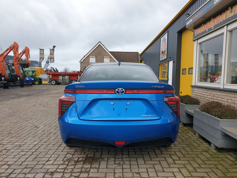 Toyota Mirai - Sedan: picture 4 Toyota Mirai - Sedan: picture 4