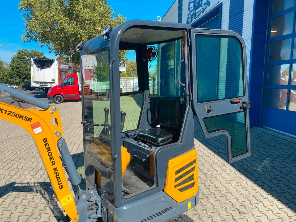 Minibagger BK1250KSR inkl. Schaufelpaket *INKL.19% MWST*KUBOTA*SCHWENKARM*VERSTELLFAHRW*SOFORT!* - Mini excavator: picture 5 Minibagger BK1250KSR inkl. Schaufelpaket *INKL.19% MWST*KUBOTA*SCHWENKARM*VERSTELLFAHRW*SOFORT!* - Mini excavator: picture 5