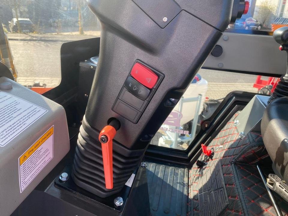 Compact loader Radlader/Hoflader BK810 inkl. Tieflader und Winterpaket *INKL.19% MWST*BERGER KRAUS* KUBOTA*EURO*CE*: picture 20 Compact loader Radlader/Hoflader BK810 inkl. Tieflader und Winterpaket *INKL.19% MWST*BERGER KRAUS* KUBOTA*EURO*CE*: picture 20