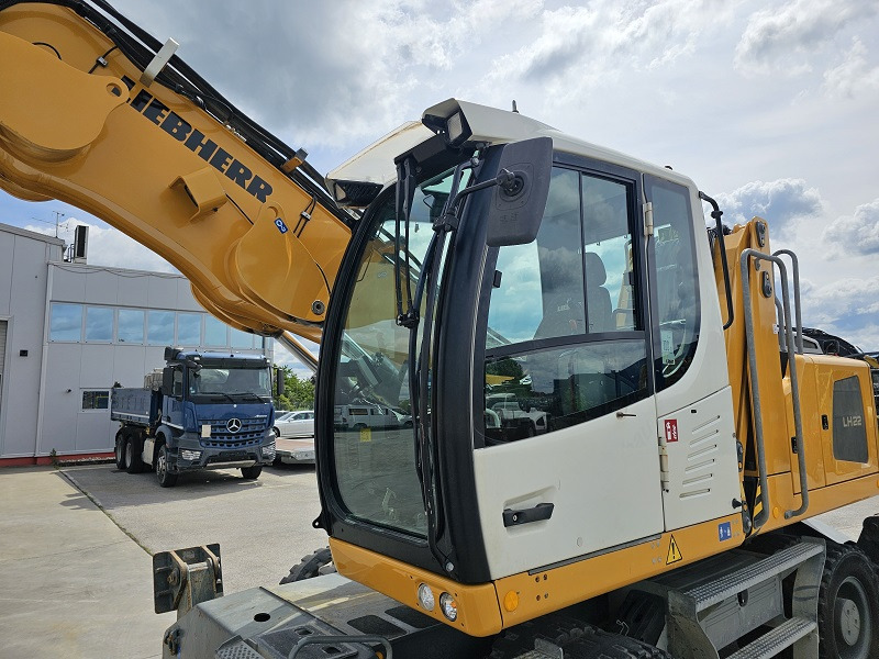 Waste/ Industry handler LIEBHERR LH22M: picture 9