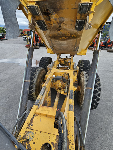 Articulated dumper VOLVO A35D: picture 12