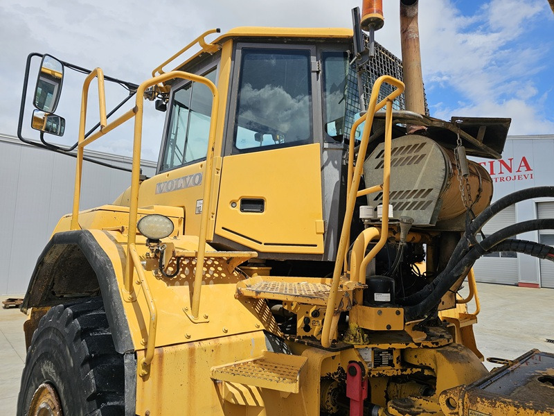 Articulated dumper VOLVO A35D: picture 8