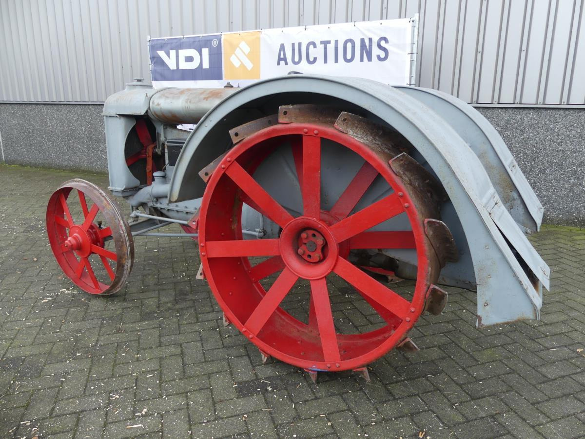 Fordson F - Farm tractor: picture 4 Fordson F - Farm tractor: picture 4