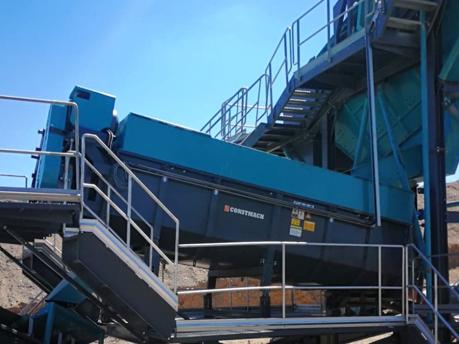 CONSTMACH Log Washer – Powerful Cleaning Solution for Coarse and Clay-Bound Materials - Screener: picture 2 CONSTMACH Log Washer – Powerful Cleaning Solution for Coarse and Clay-Bound Materials - Screener: picture 2