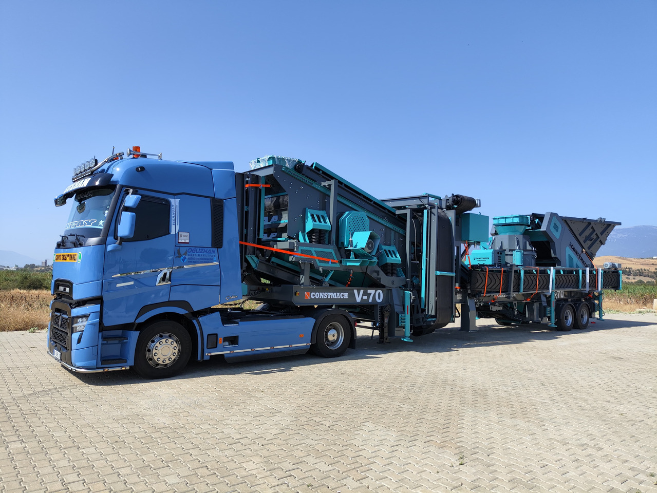 Constmach 200 T/H Capacity Vertical Shaft Mobile Crusher - Mobile crusher: picture 4 Constmach 200 T/H Capacity Vertical Shaft Mobile Crusher - Mobile crusher: picture 4