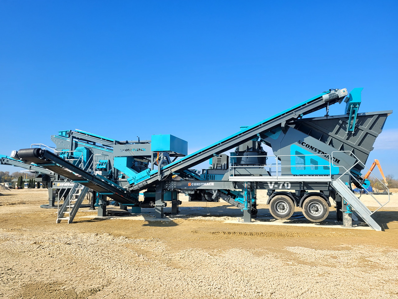 Constmach 200 T/H Capacity Vertical Shaft Mobile Crusher - Mobile crusher: picture 2 Constmach 200 T/H Capacity Vertical Shaft Mobile Crusher - Mobile crusher: picture 2