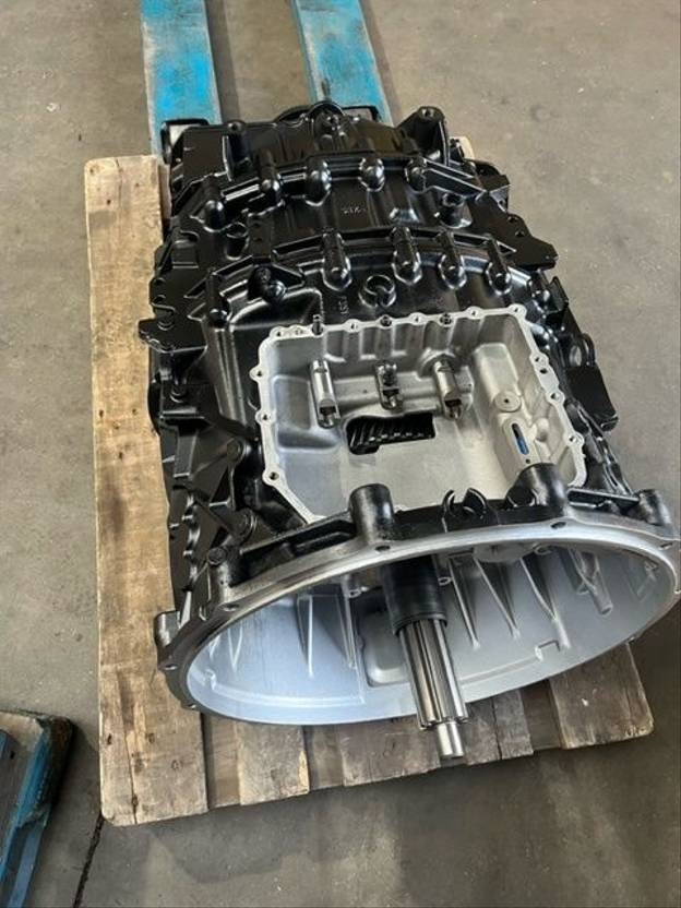 ZF 12AS2530 12AS2330 TO - Gearbox for Truck: picture 1 ZF 12AS2530 12AS2330 TO - Gearbox for Truck: picture 1