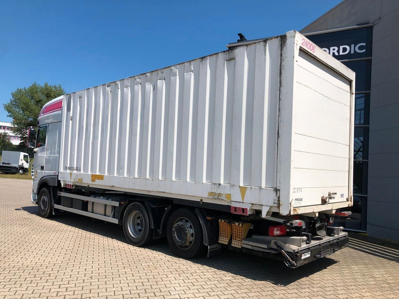 DAF XF450 SSC Lenk/Lift*LBW*AHK*Standkl.*inkl.Koffer - Container transporter/ Swap body truck: picture 4 DAF XF450 SSC Lenk/Lift*LBW*AHK*Standkl.*inkl.Koffer - Container transporter/ Swap body truck: picture 4