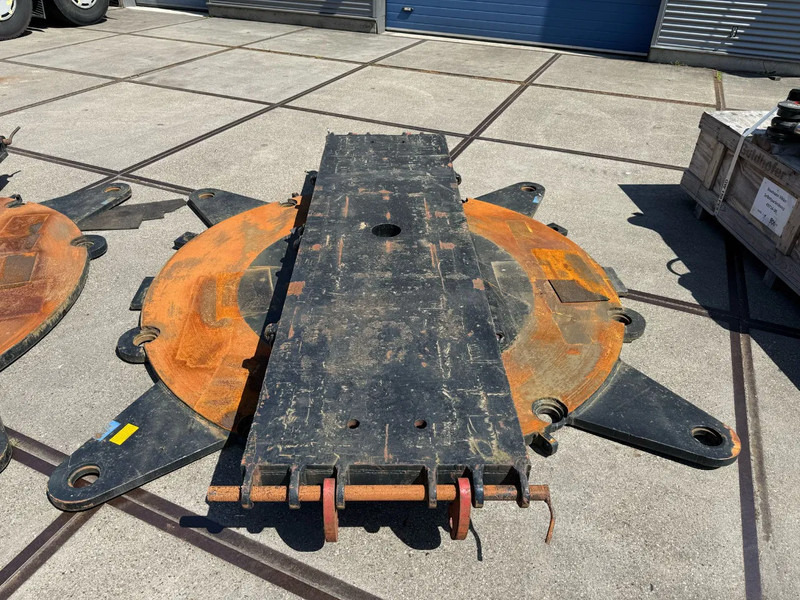 SCHEUERLE 2x 2002 Turntables 240 T + NEW Steering device - Spare parts: picture 5 SCHEUERLE 2x 2002 Turntables 240 T + NEW Steering device - Spare parts: picture 5