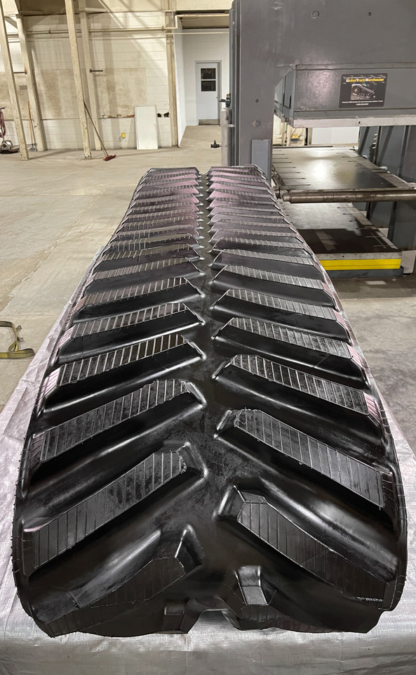 Versatile, Kinze Grain Carts, Kubota Delta track - Track for Track tractor: picture 1 Versatile, Kinze Grain Carts, Kubota Delta track - Track for Track tractor: picture 1